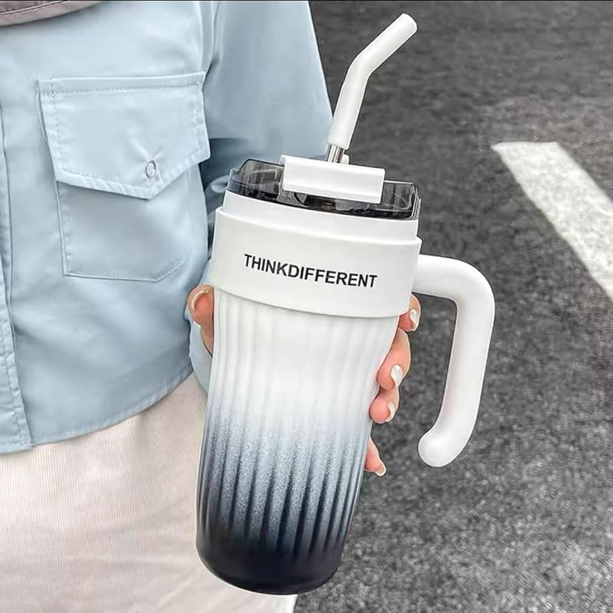 Premium Stainless Steel Insulated Tumbler 780ml | Leakproof Double-Wall Travel Mug for Hot & Cold Drinks (Random Color)
